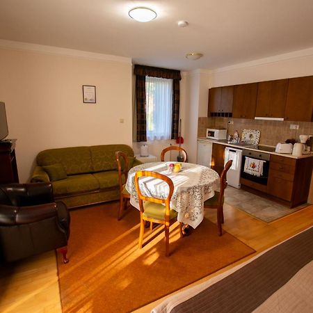 Bernadett Villa Apartman 3 Bük Buitenkant foto