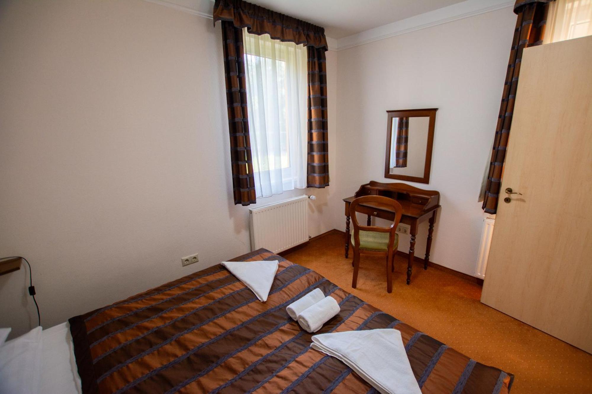 Bernadett Villa Apartman 3 Bük Buitenkant foto