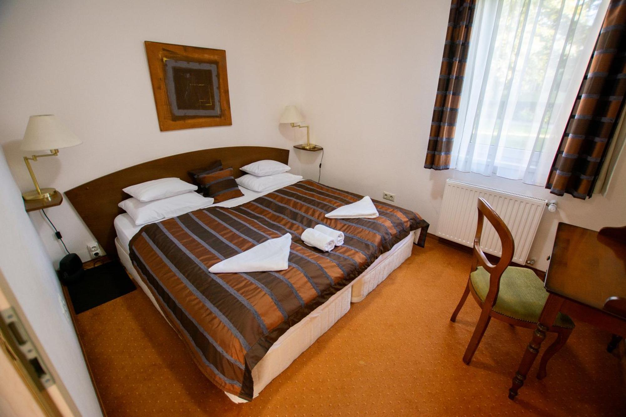 Bernadett Villa Apartman 3 Bük Buitenkant foto