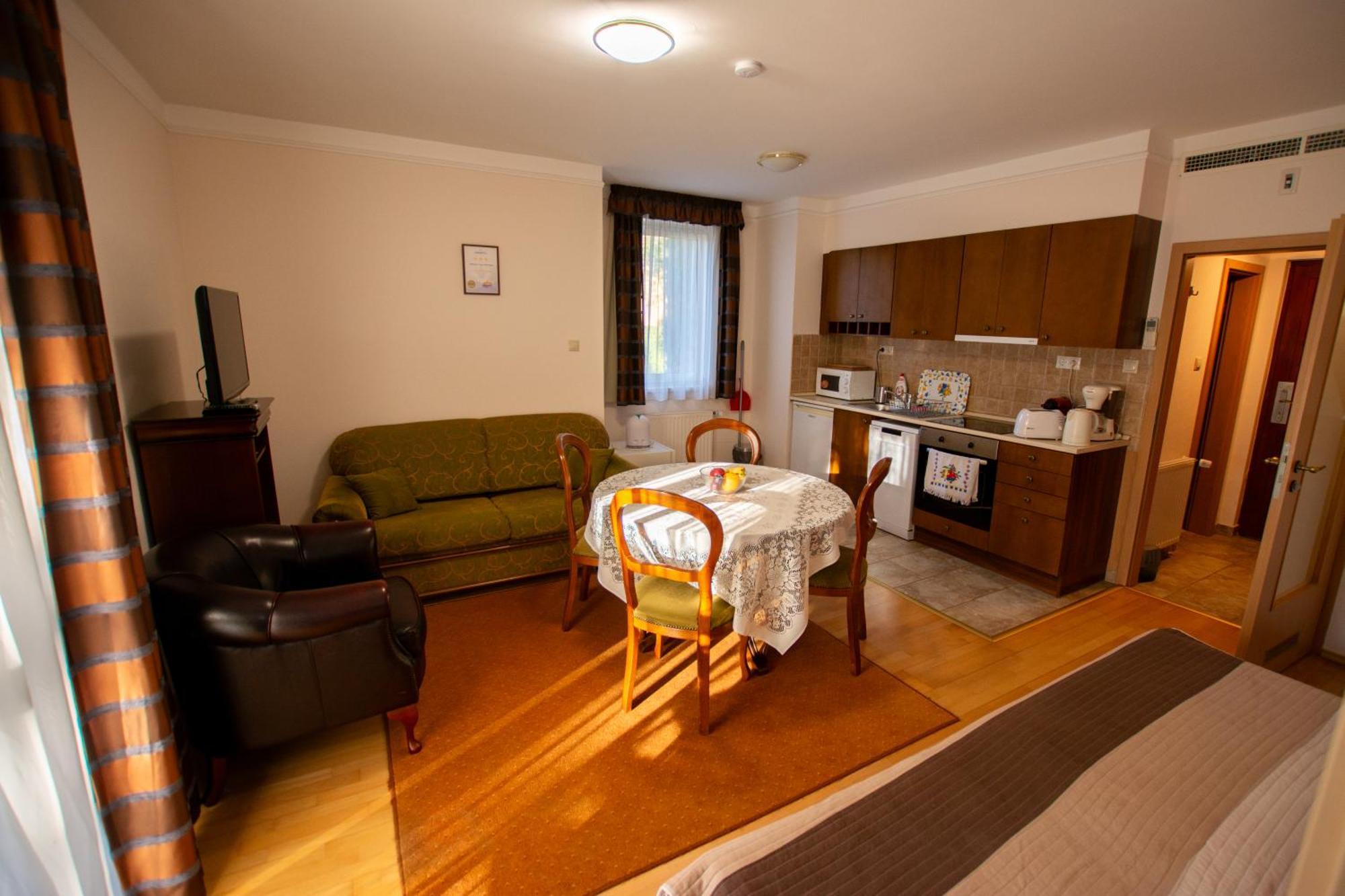 Bernadett Villa Apartman 3 Bük Buitenkant foto
